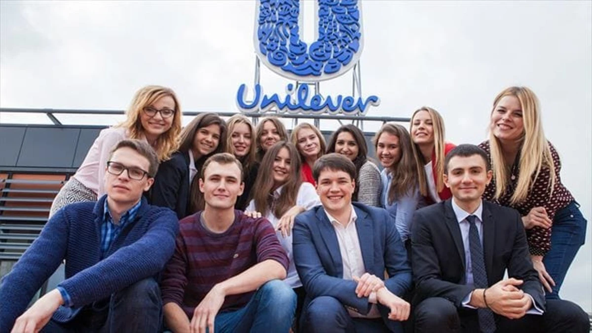 Кейс Unilever: как мы запустили чат-бот ВКонтакте и ускорили отбор кандидатов в 2 раза: Кейс Unilever: как мы запустили чат-бот ВКонтакте и ускорили отбор кандидатов в 2 раза